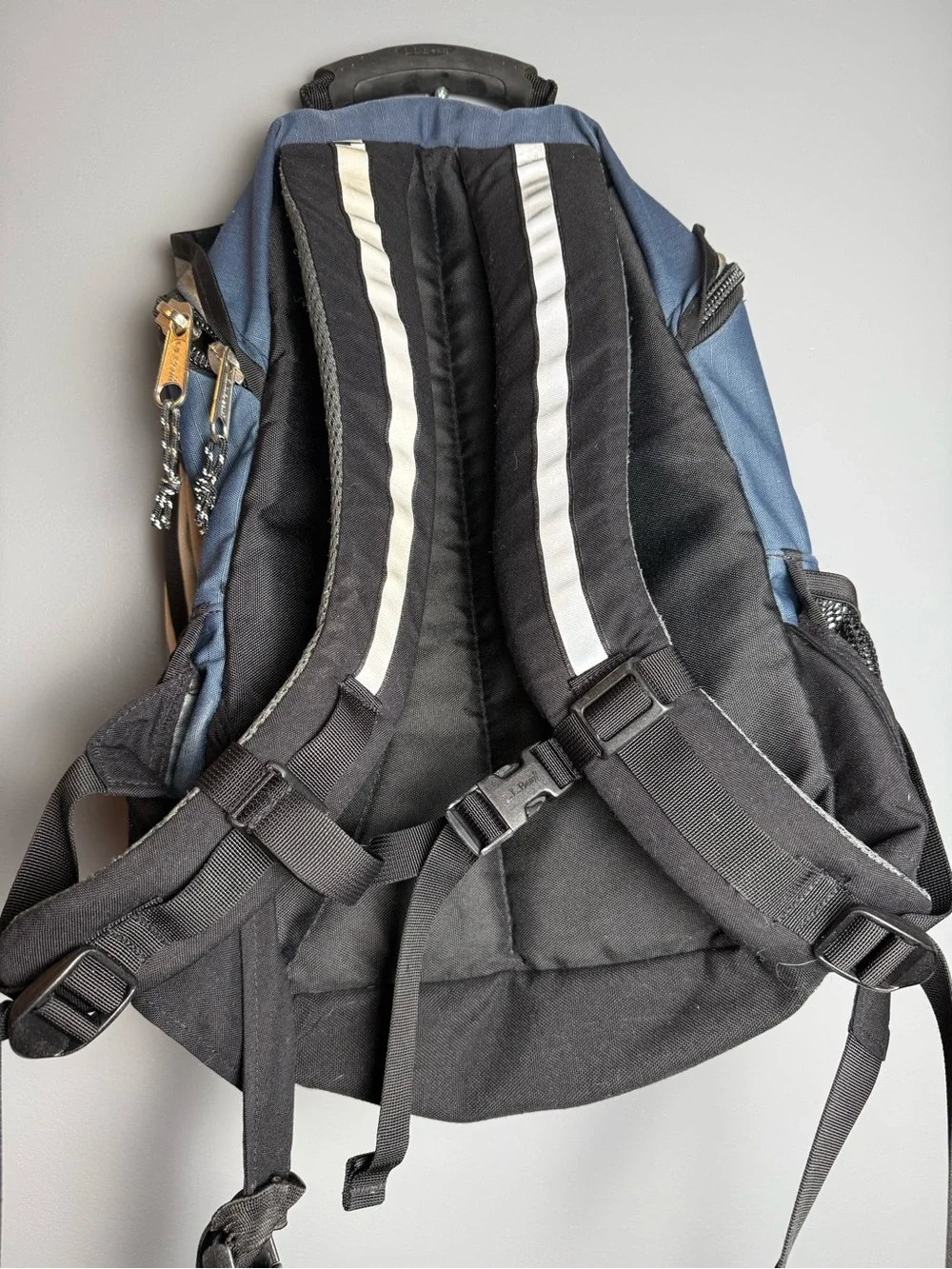 L.L. Bean Vintage 1990s Backpack Very Roomy, Multiple Pockets